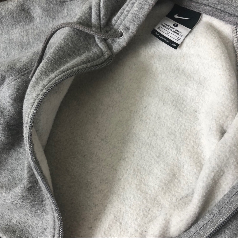 ‼️SOLD‼️Grey Nike zip up hoodie - Picture 5 of 5